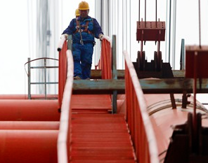 双堡特大桥建设工人安全保护措施